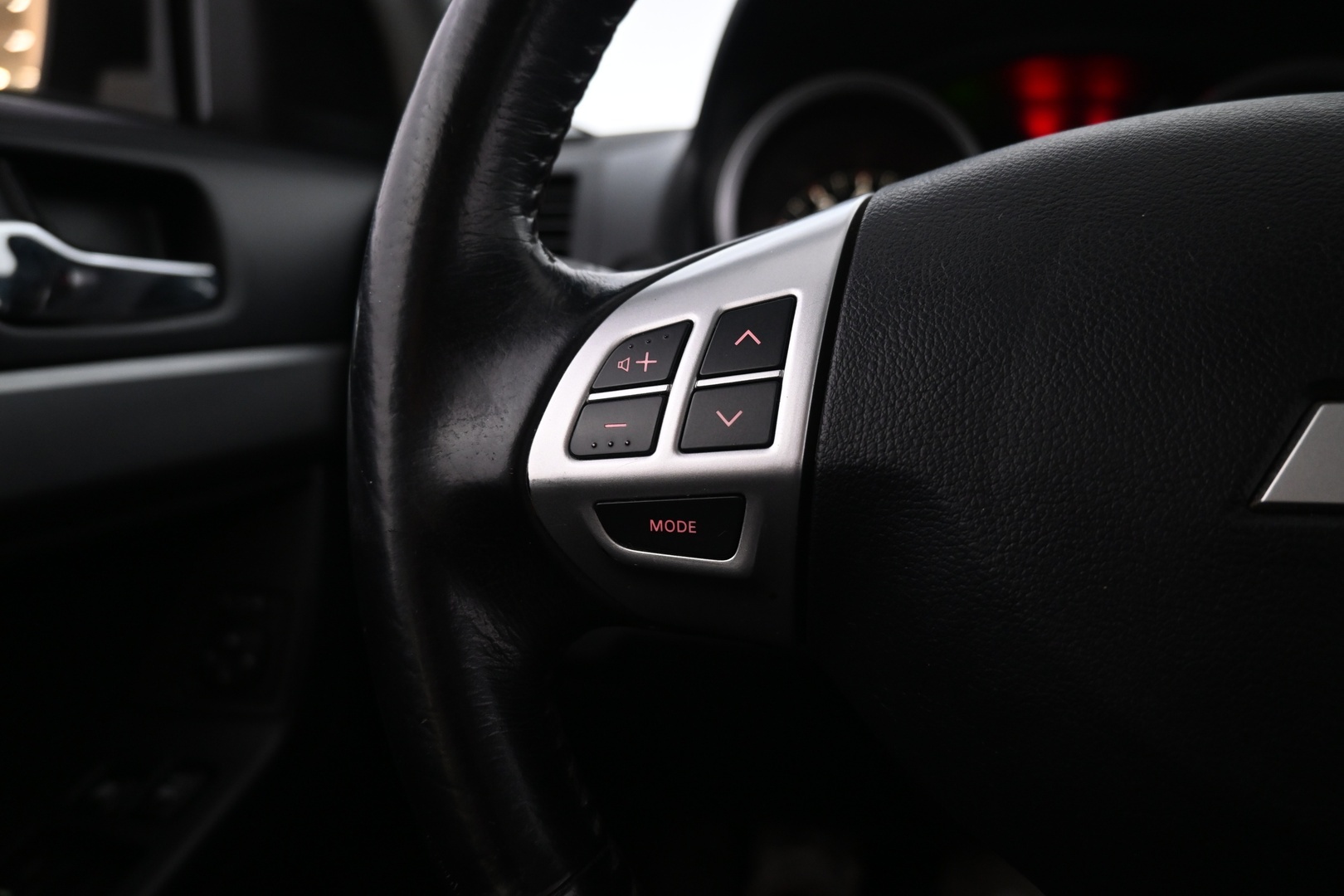 MITSUBISHI Lancer 2011