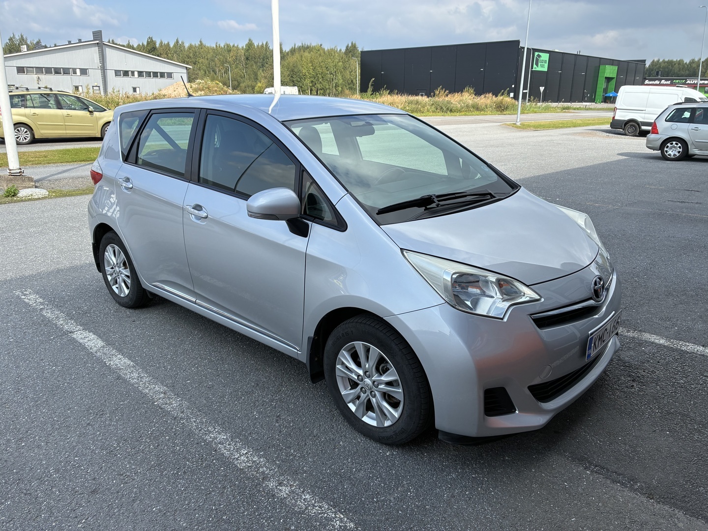 TOYOTA Verso-S 2013