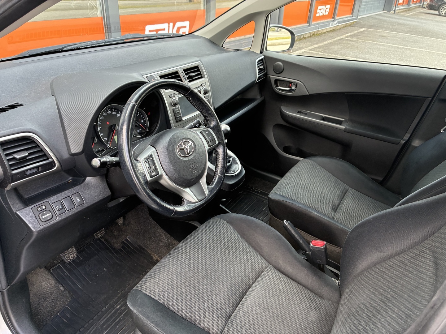 TOYOTA Verso-S 2013