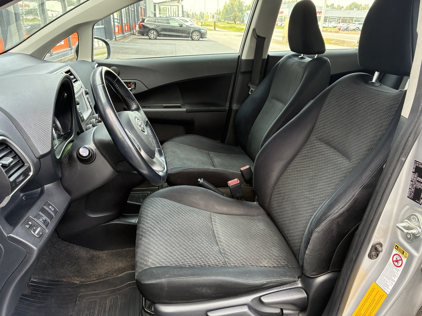 TOYOTA Verso-S 2013