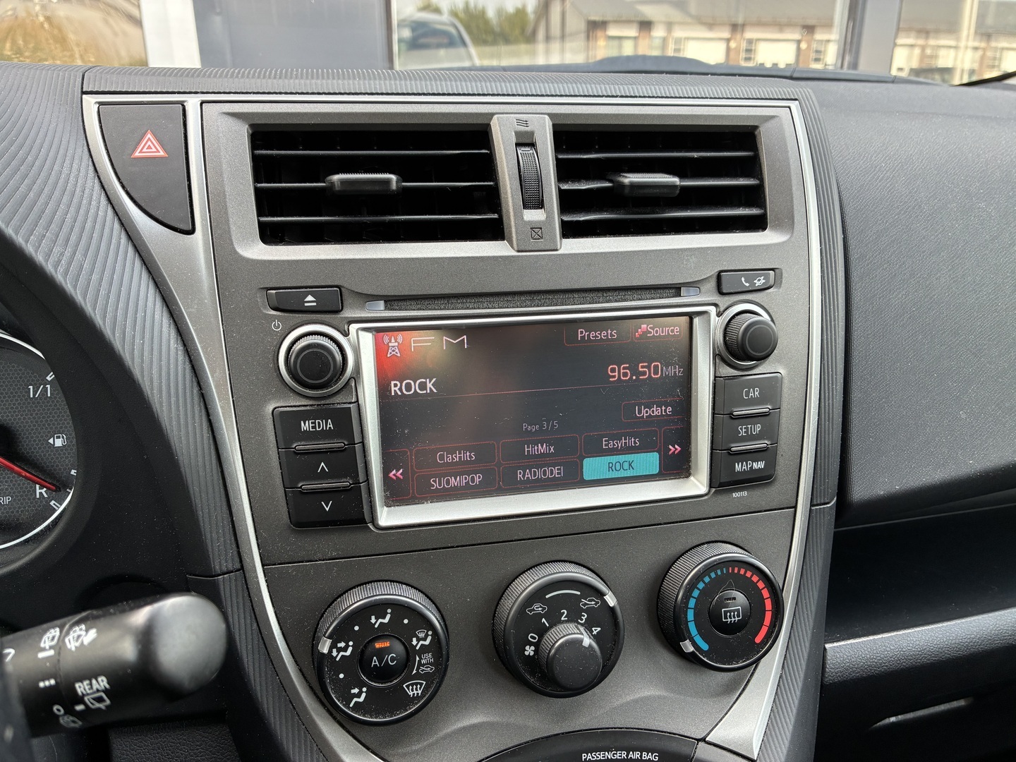 TOYOTA Verso-S 2013