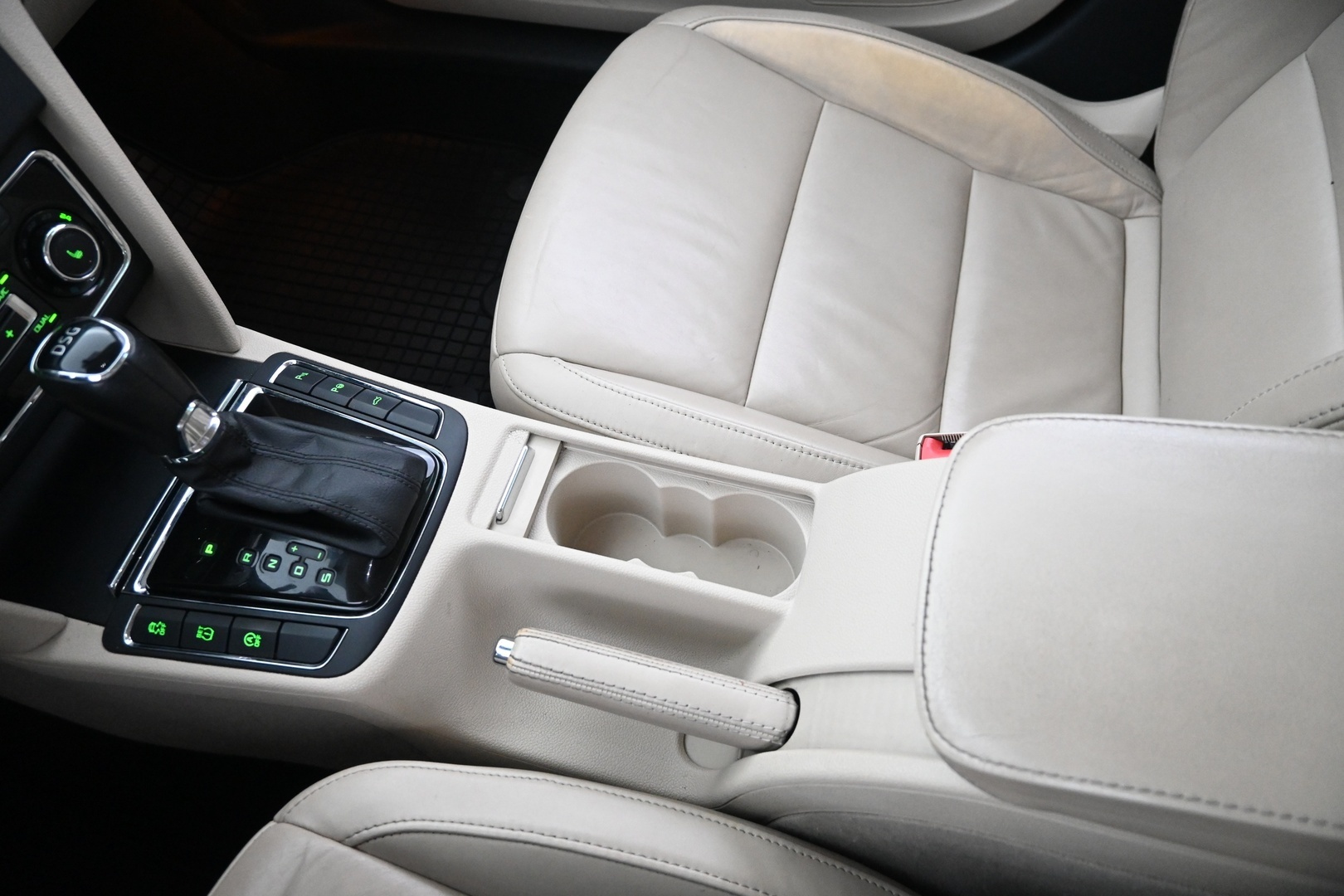 SKODA Superb 2014