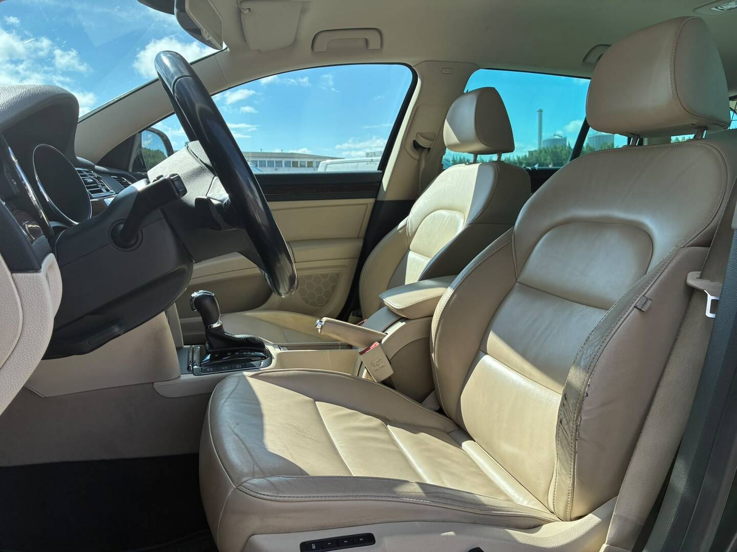SKODA Superb 2013