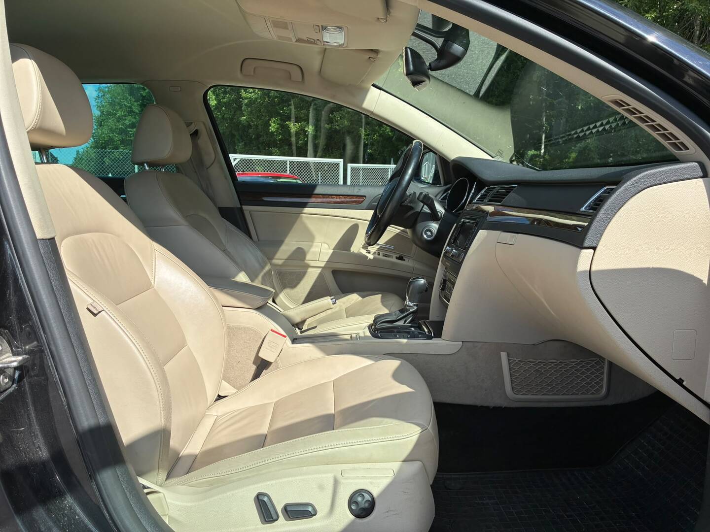 SKODA Superb 2013
