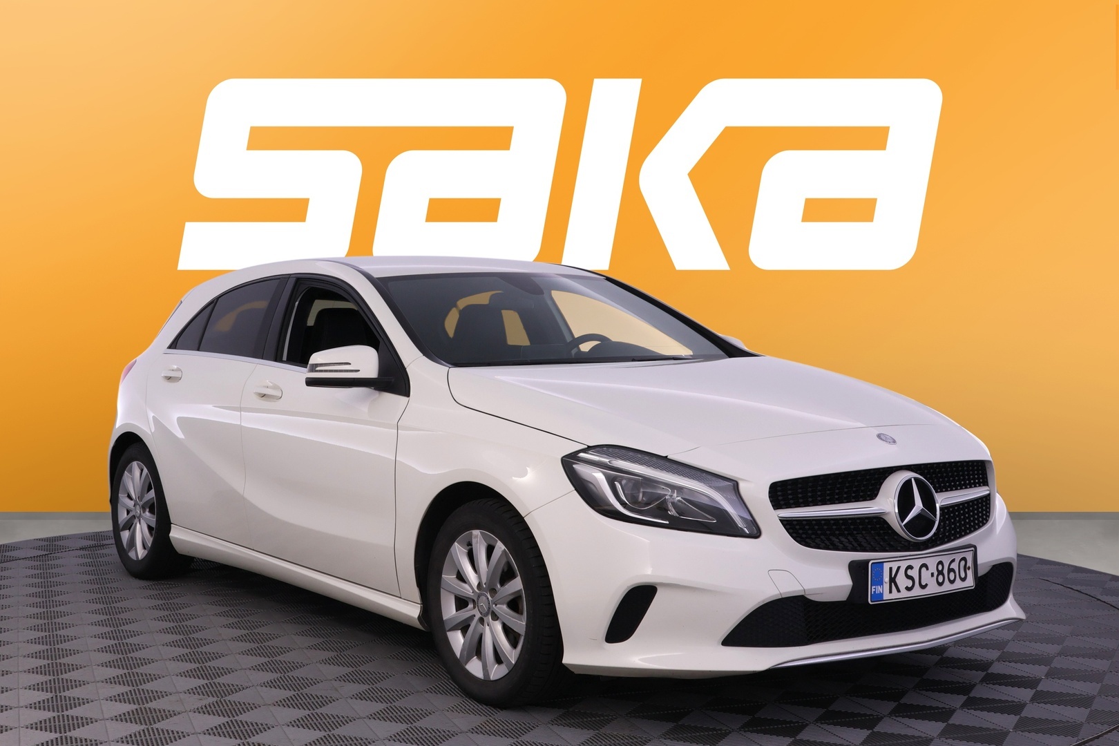 MERCEDES-BENZ A 2016