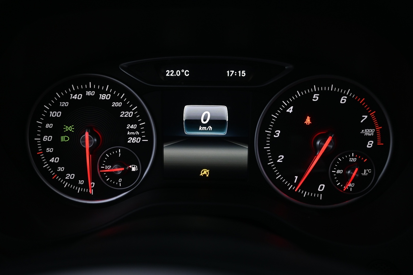 MERCEDES-BENZ A 2016