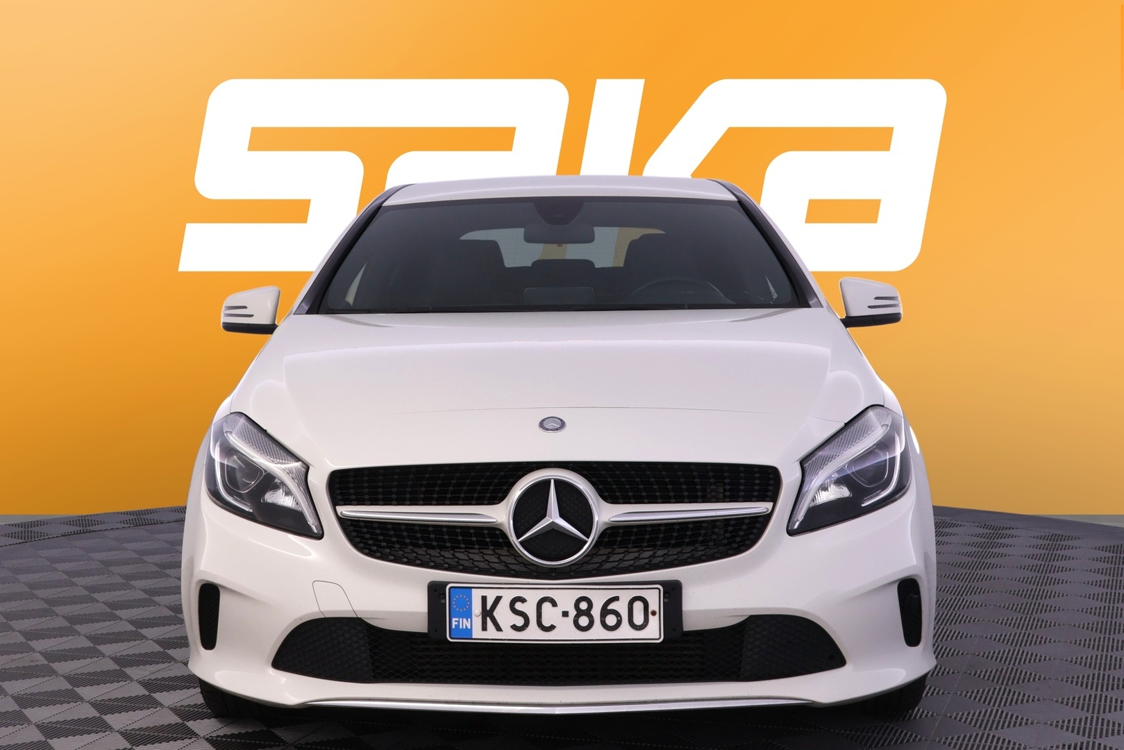 MERCEDES-BENZ A 2016