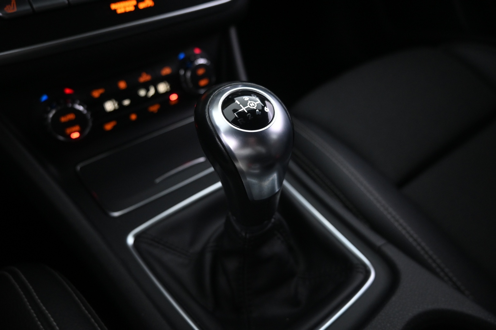 MERCEDES-BENZ A 2016