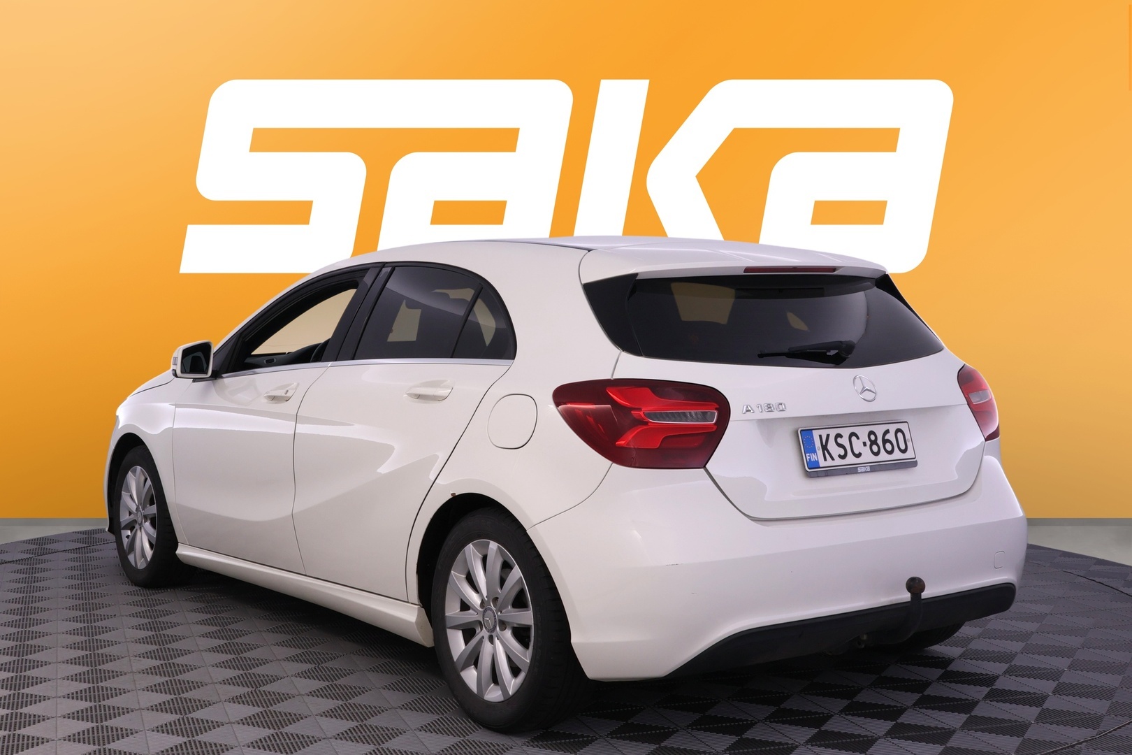MERCEDES-BENZ A 2016