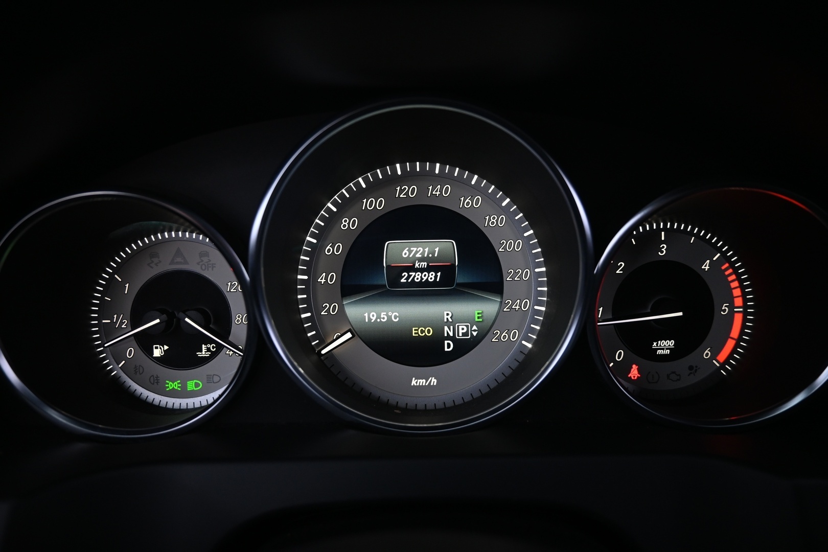 MERCEDES-BENZ E 2014