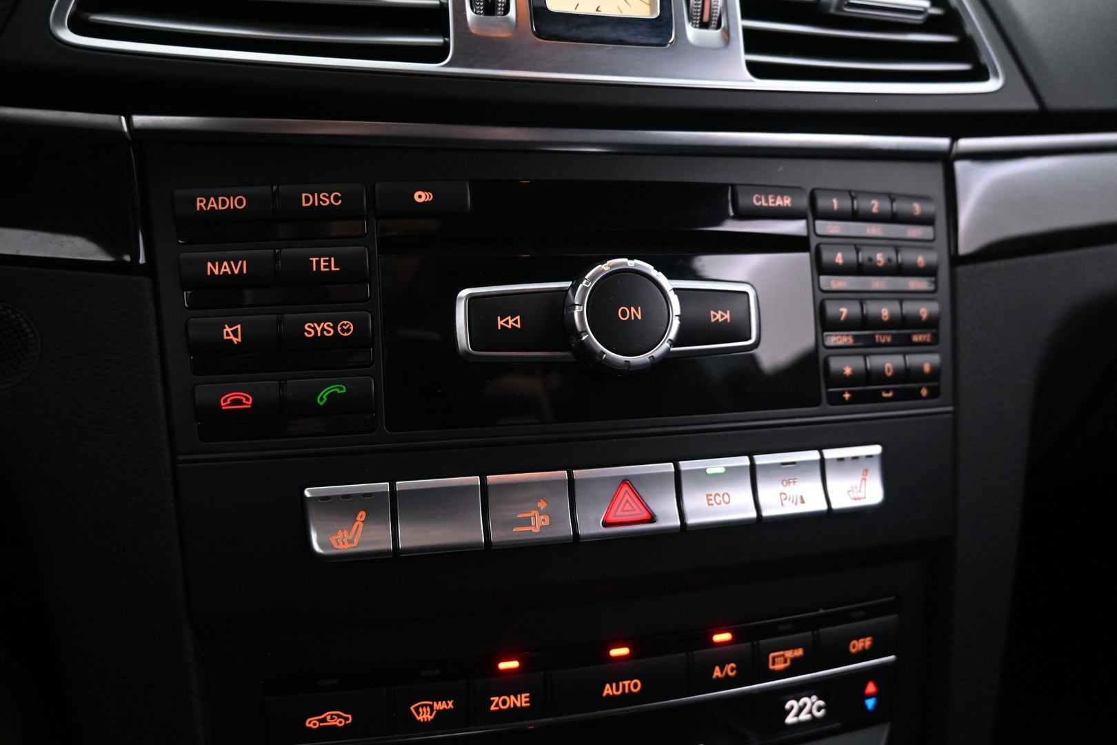 MERCEDES-BENZ E 2014