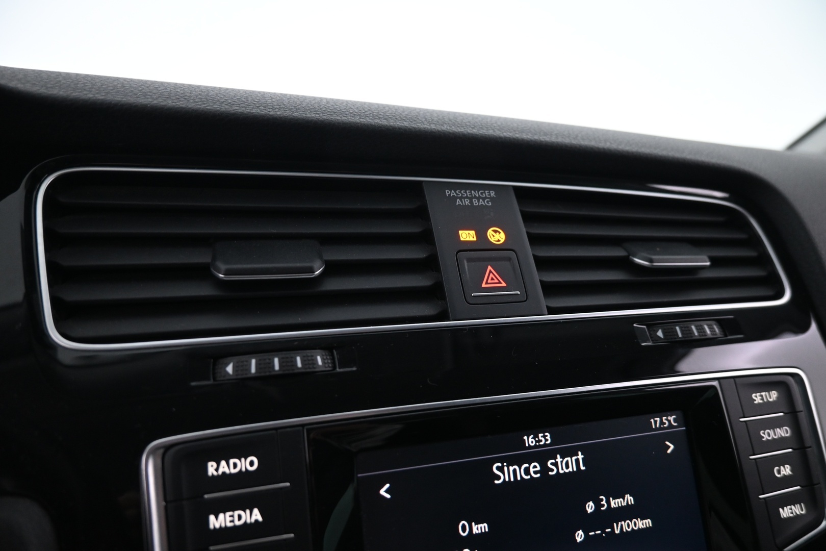 VOLKSWAGEN Golf 2013