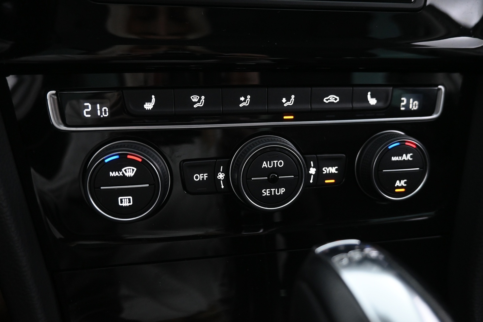 VOLKSWAGEN Golf 2013