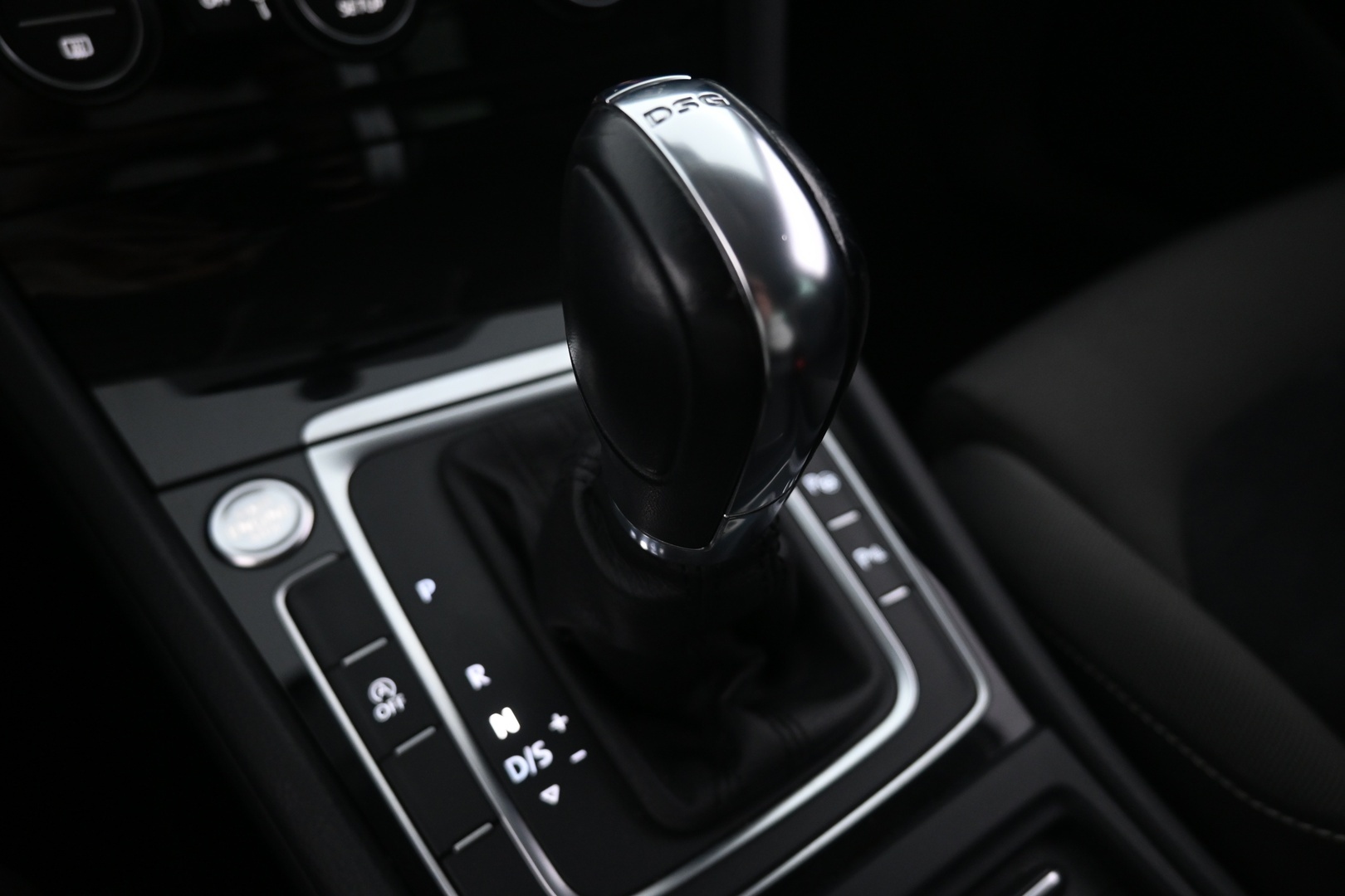 VOLKSWAGEN Golf 2013