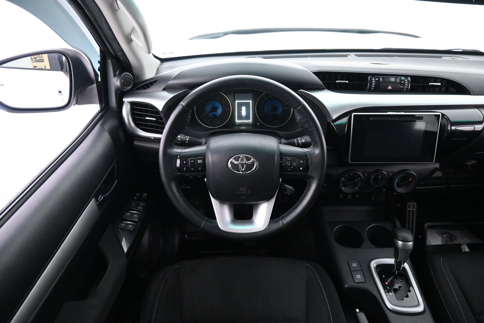TOYOTA Hilux 2016
