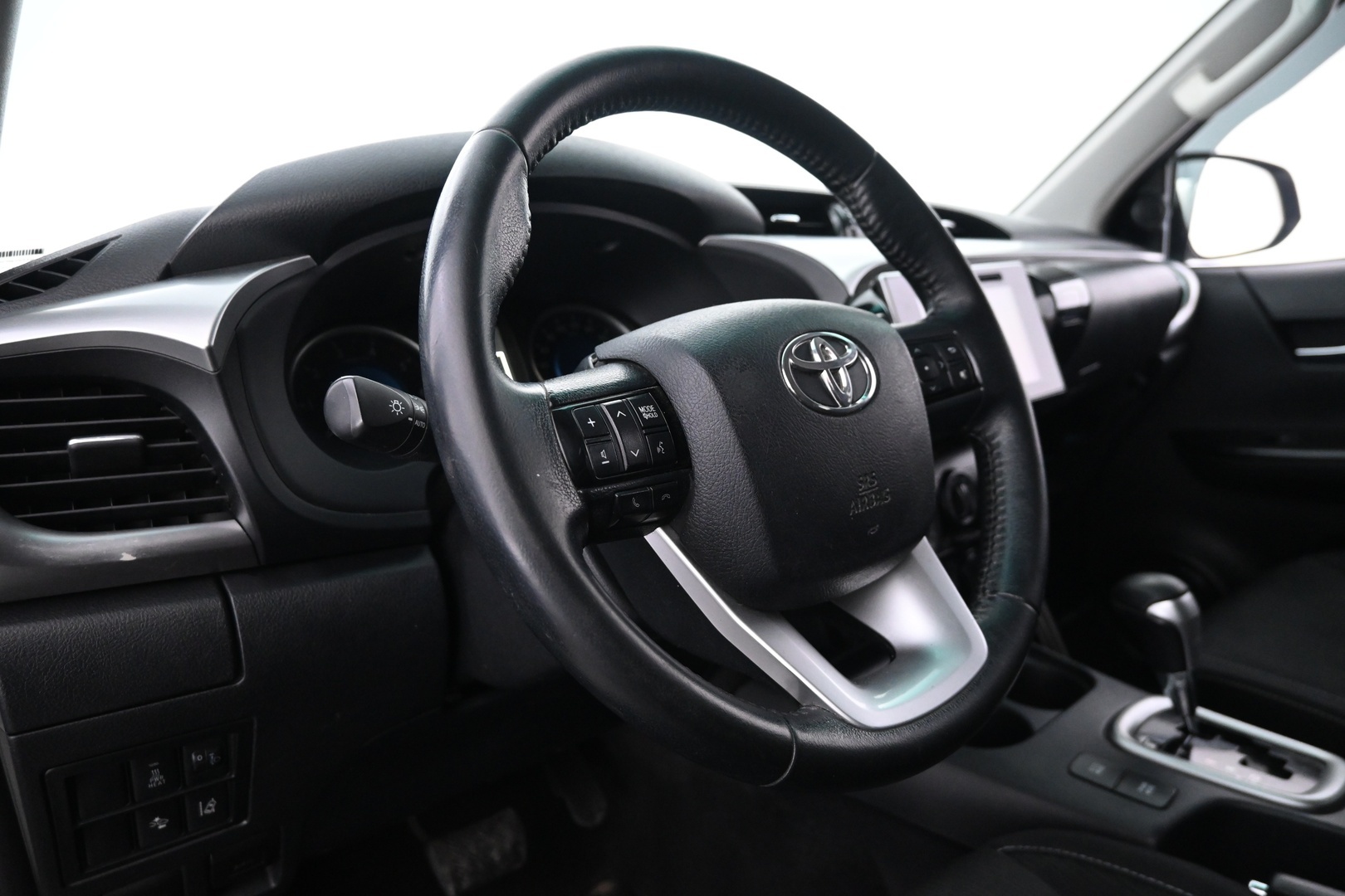 TOYOTA Hilux 2016