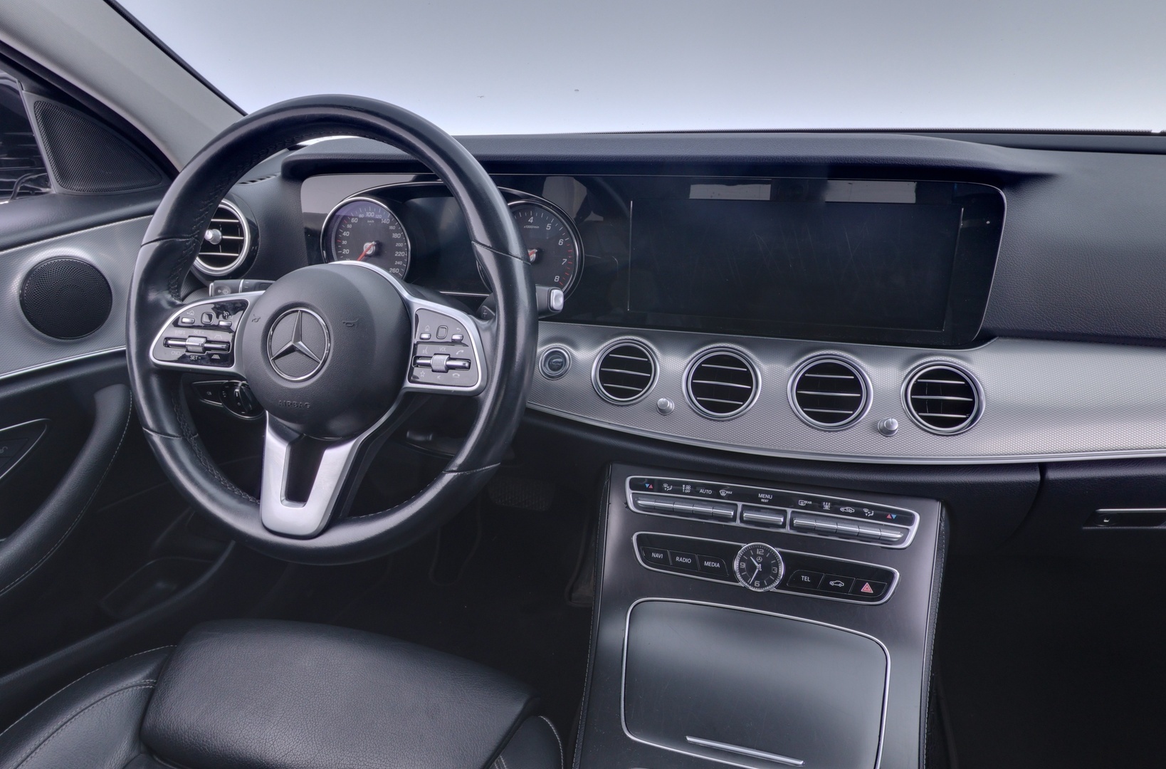 MERCEDES-BENZ E 2019