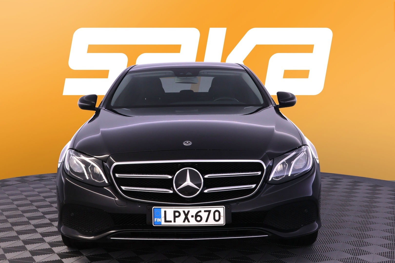 MERCEDES-BENZ E 2019