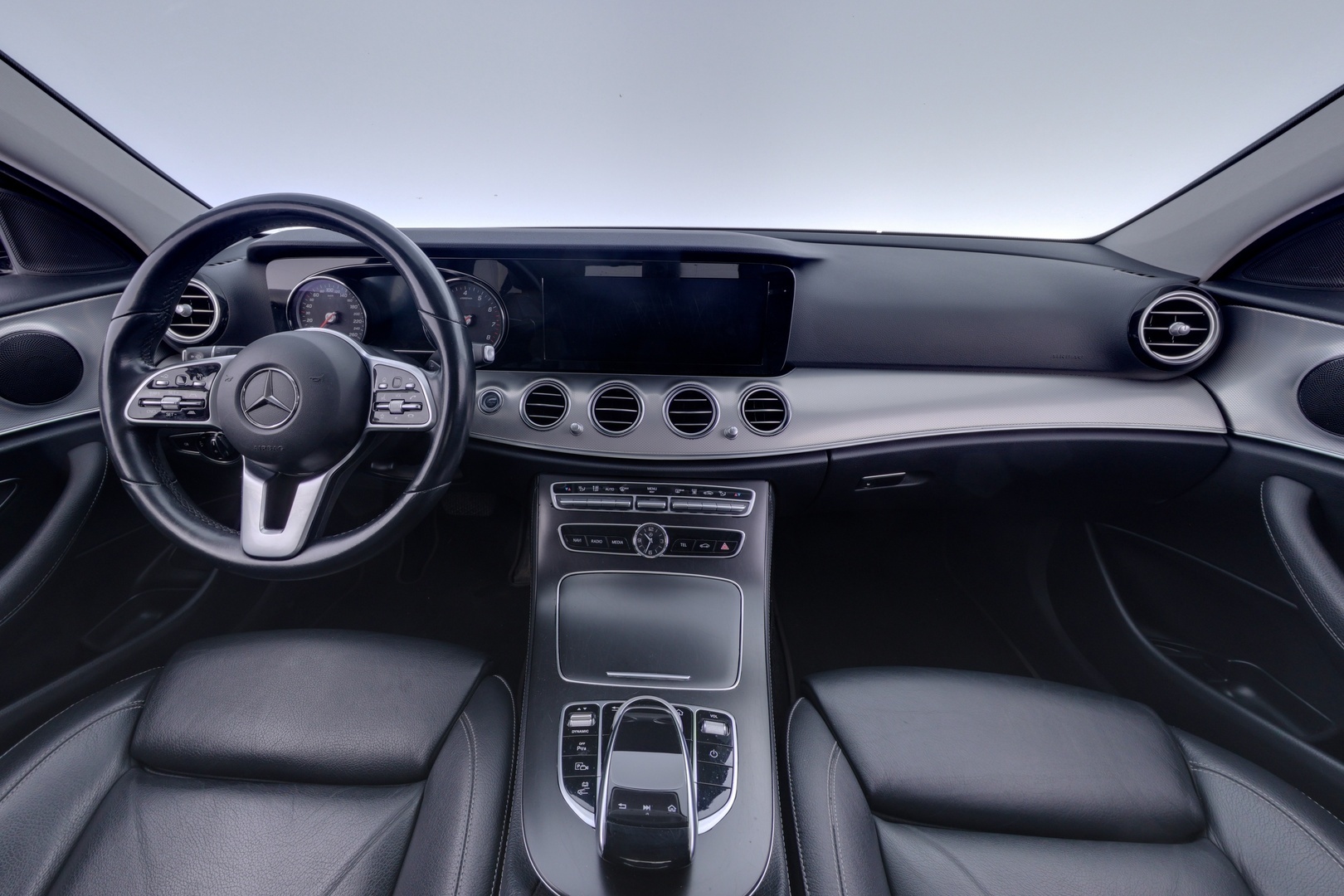 MERCEDES-BENZ E 2019