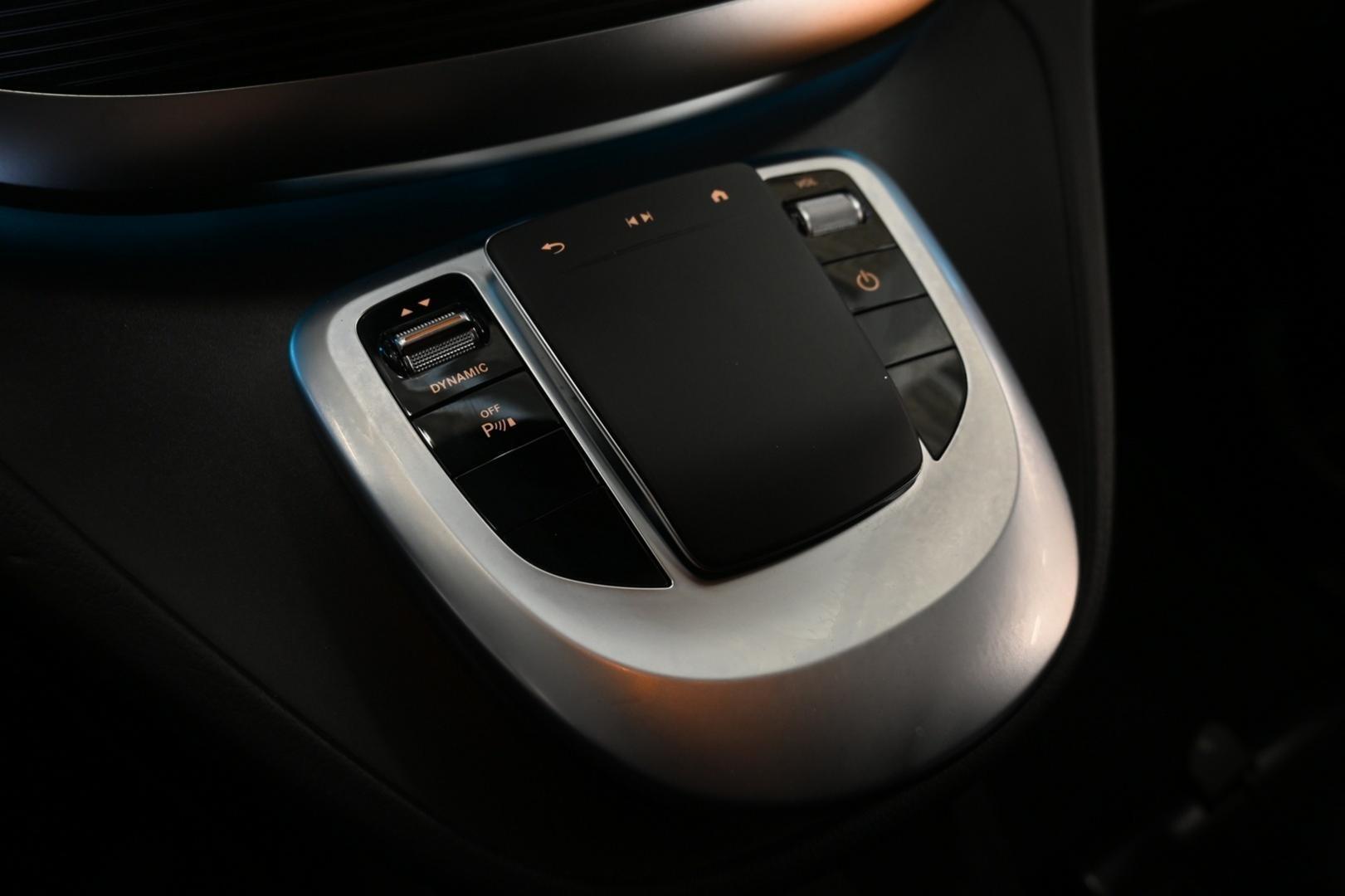 MERCEDES-BENZ EQV 2022