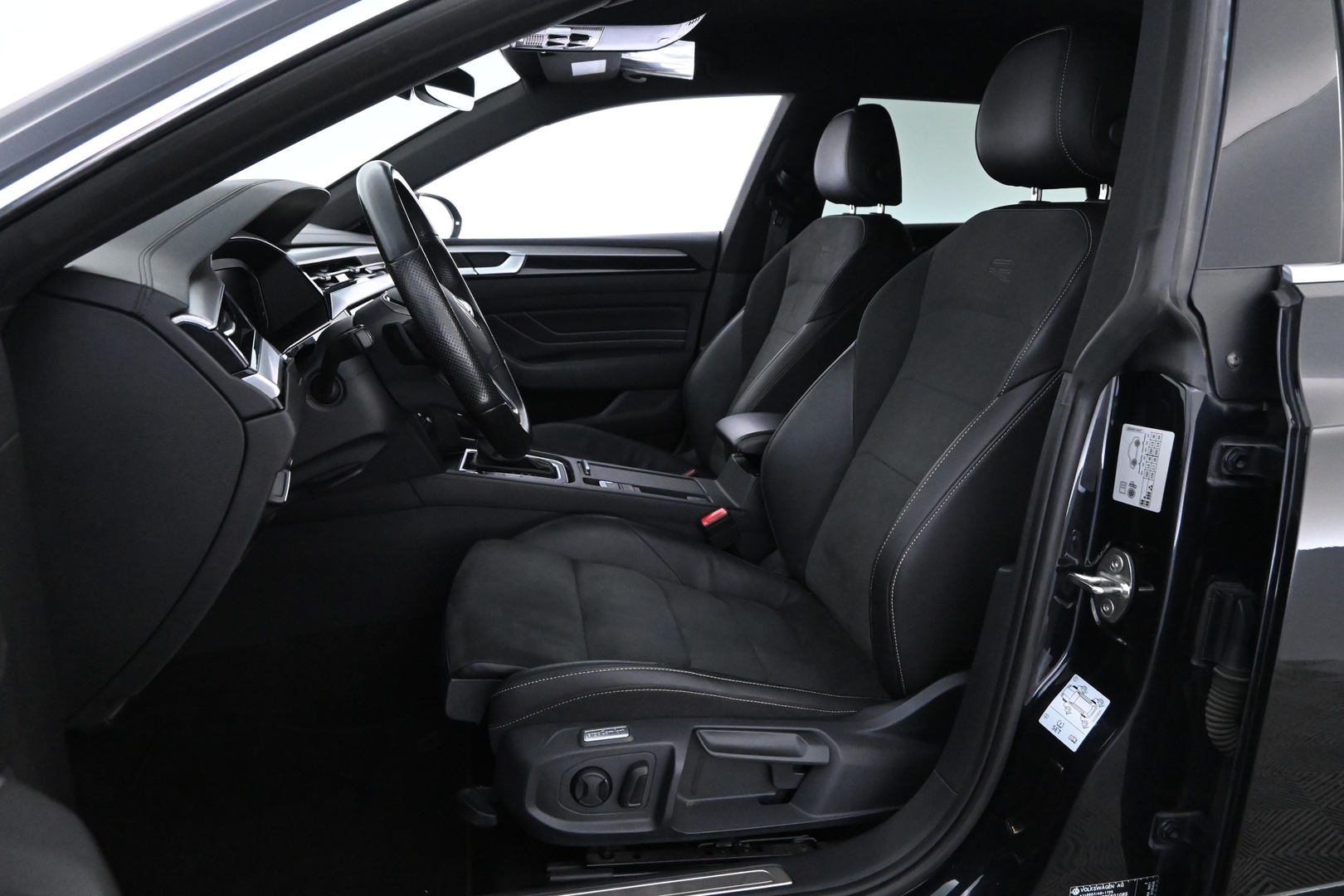 VOLKSWAGEN Arteon 2023