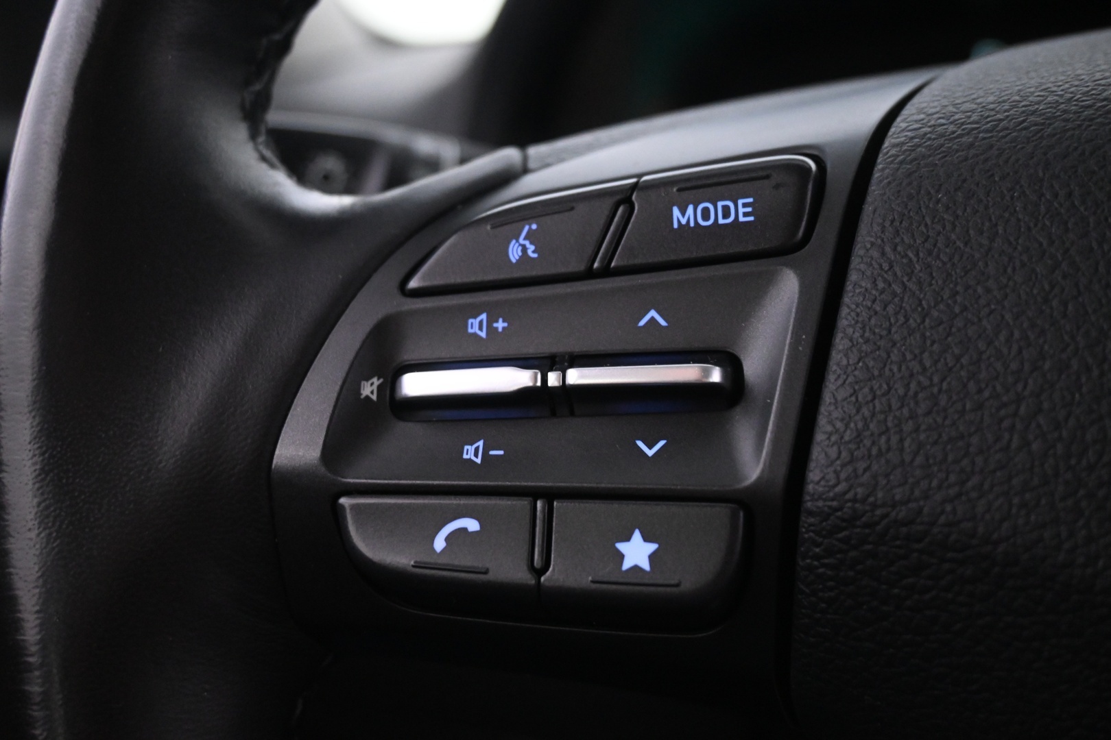 HYUNDAI I30 2025