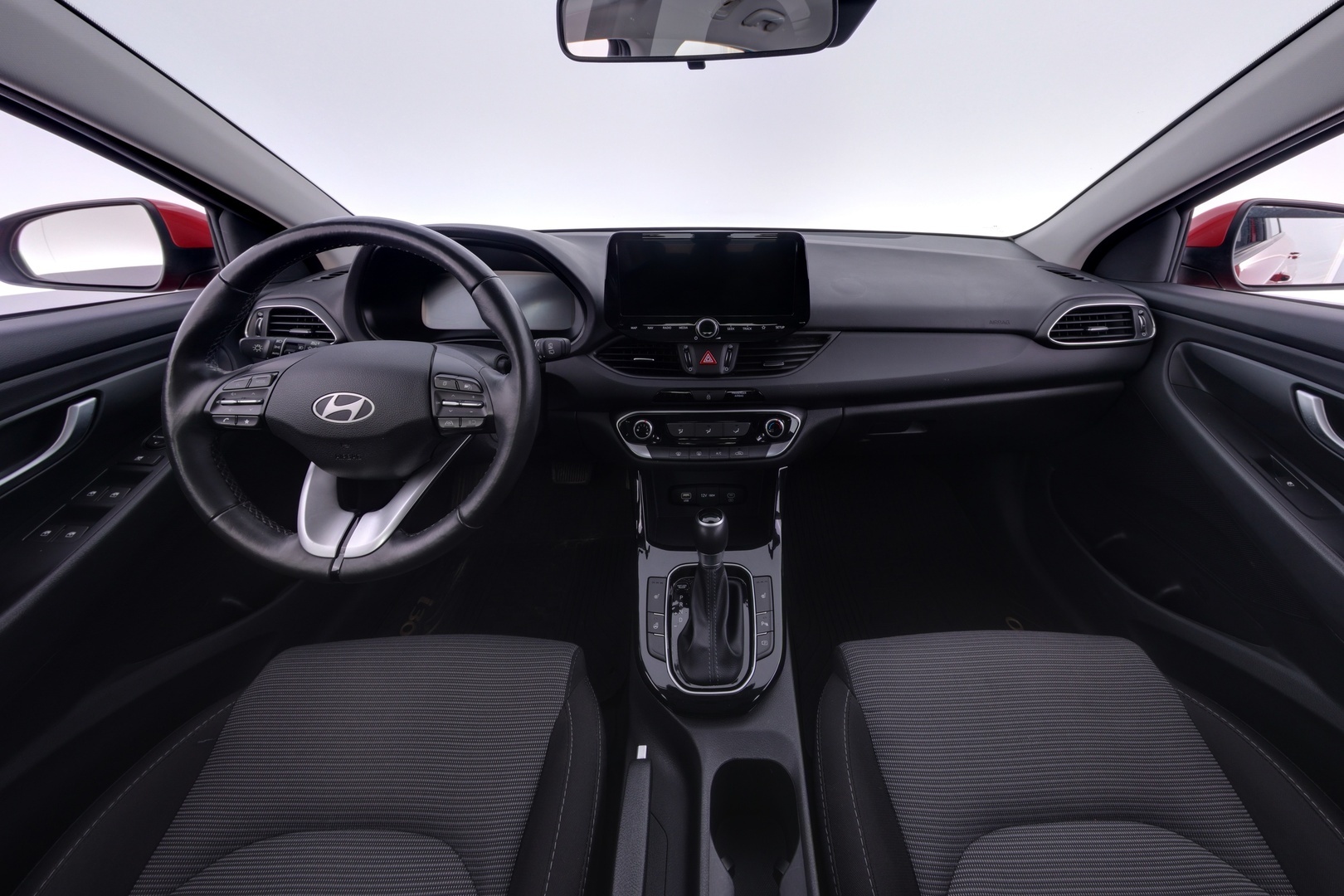 HYUNDAI I30 2025