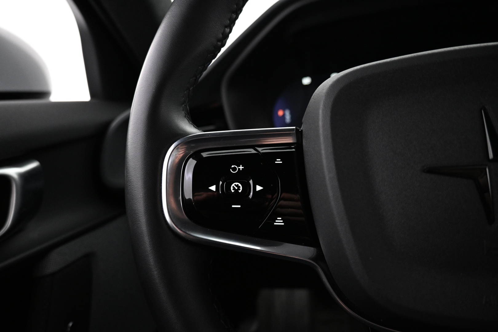 POLESTAR 2 2023