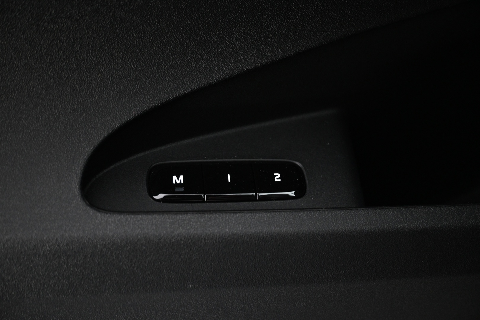 POLESTAR 2 2023
