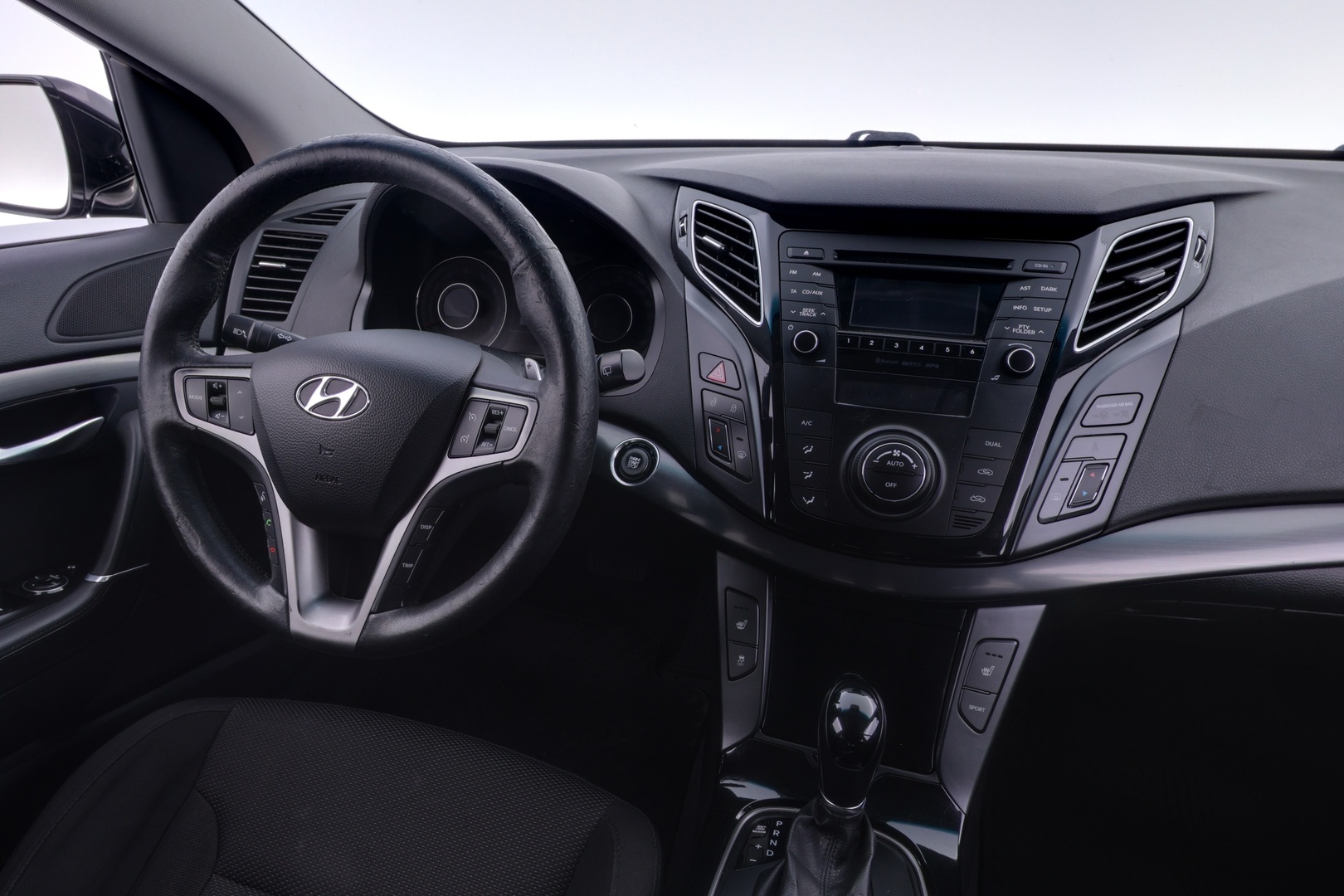 HYUNDAI i40 2012