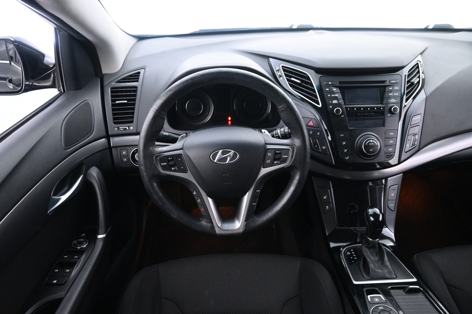 HYUNDAI i40 2012