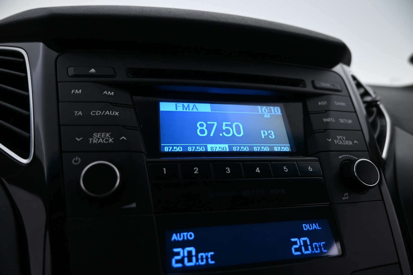 HYUNDAI i40 2012