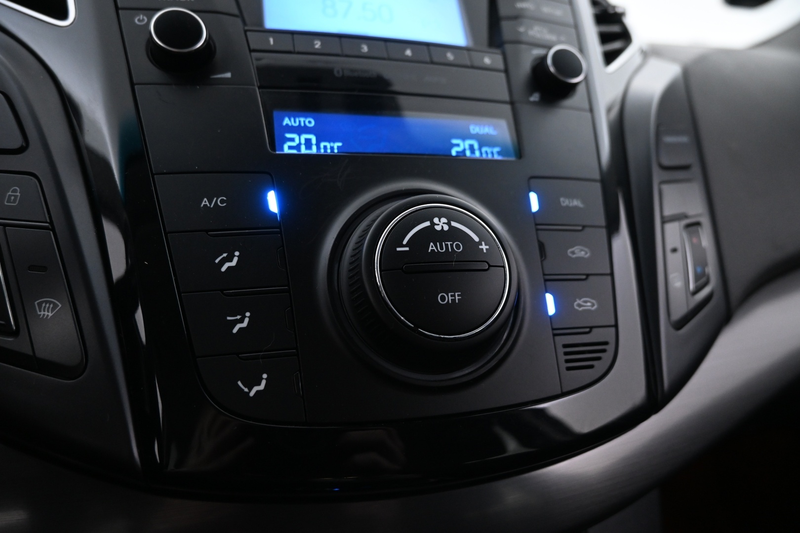HYUNDAI i40 2012