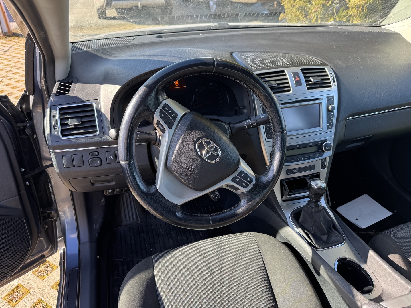 TOYOTA Avensis 2012
