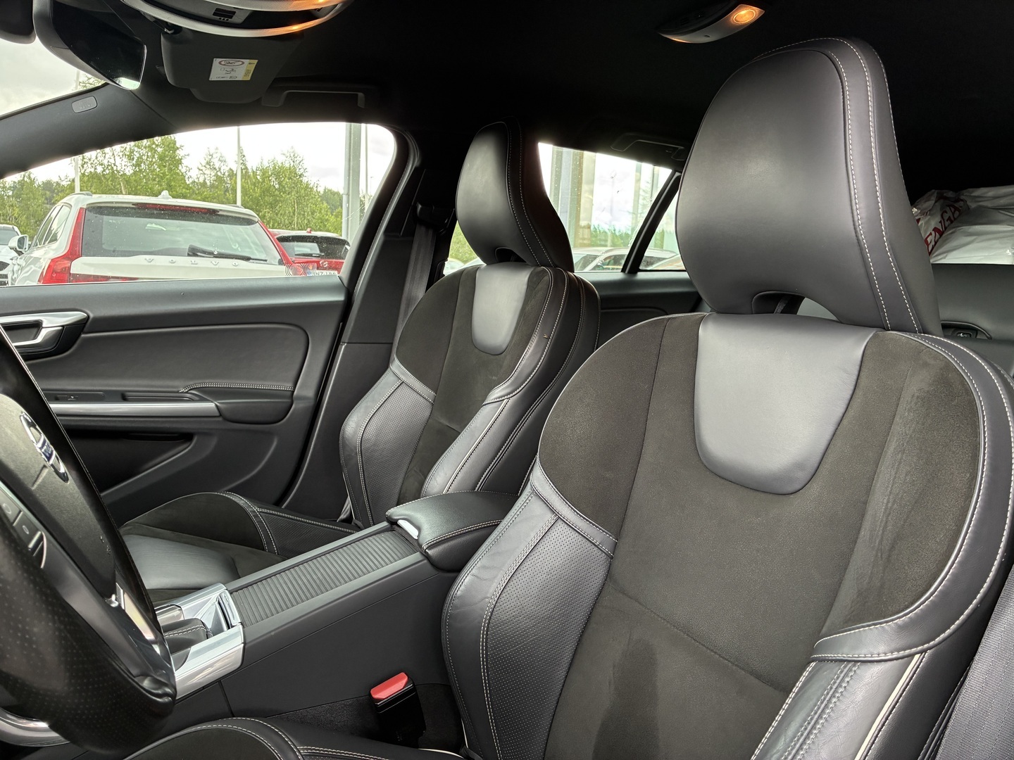 VOLVO V60 2017