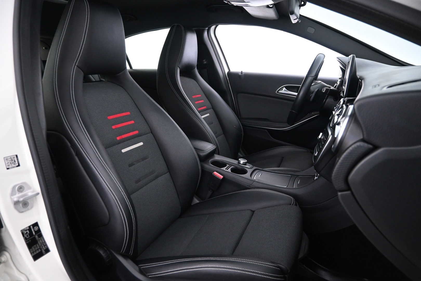 MERCEDES-BENZ A 2018