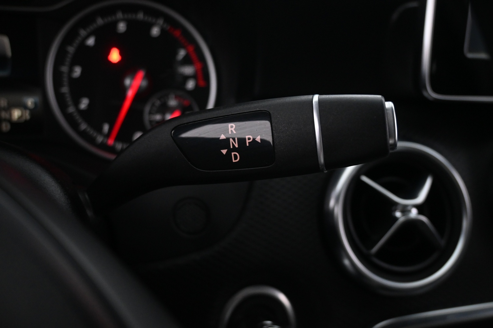 MERCEDES-BENZ A 2018