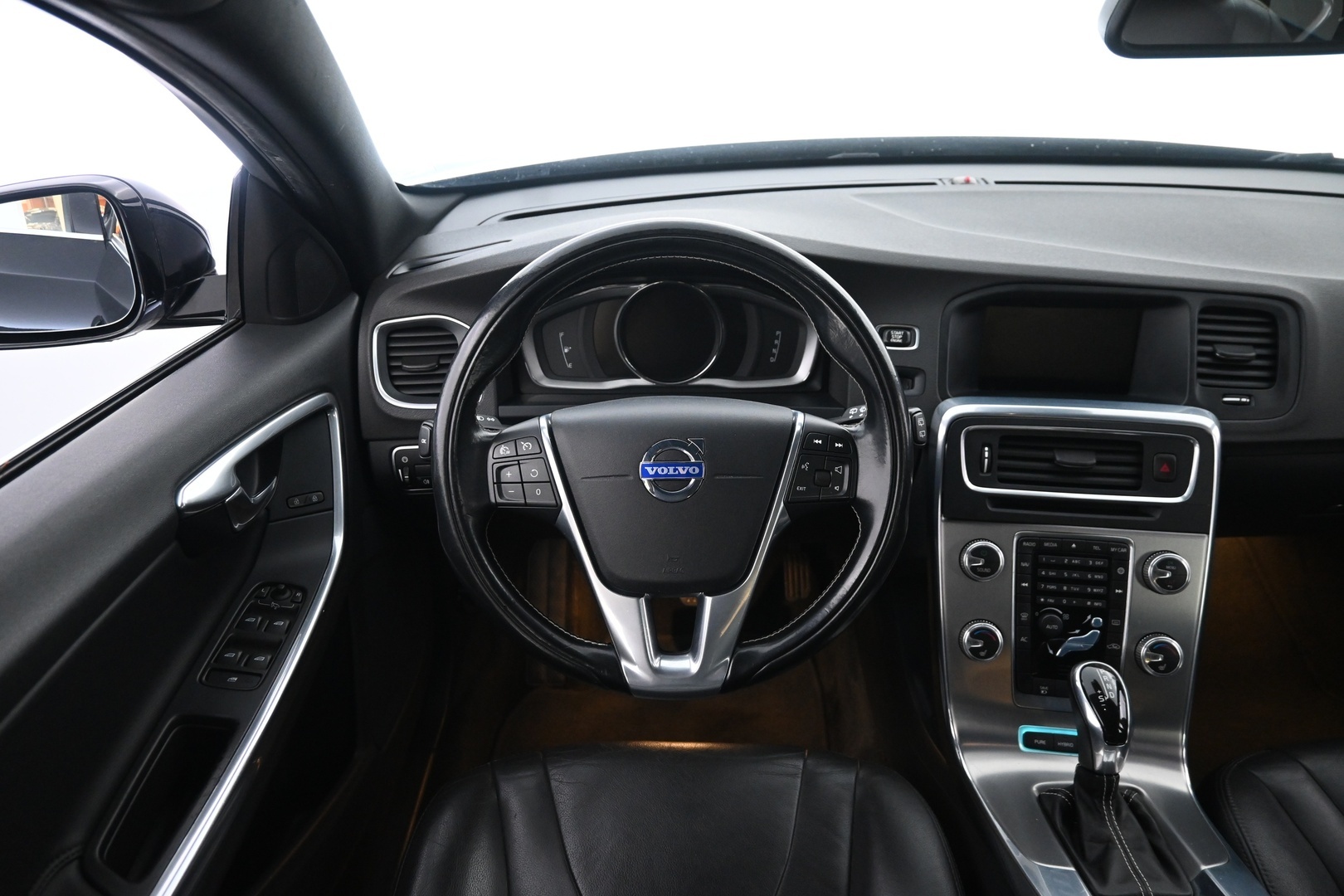 VOLVO V60 2015