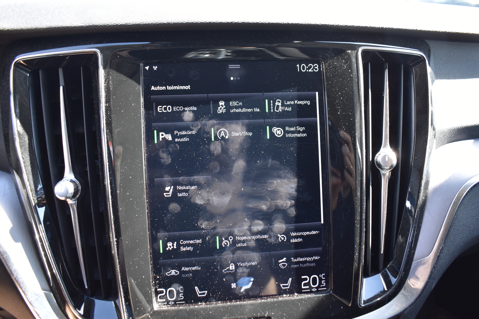 VOLVO V60 2020
