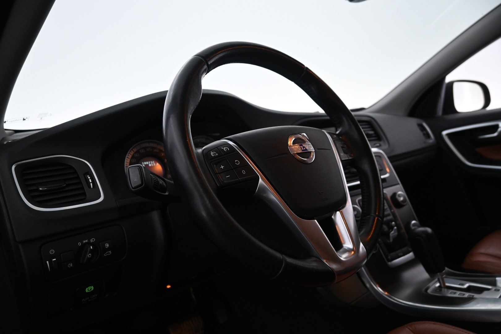 VOLVO V60 2012