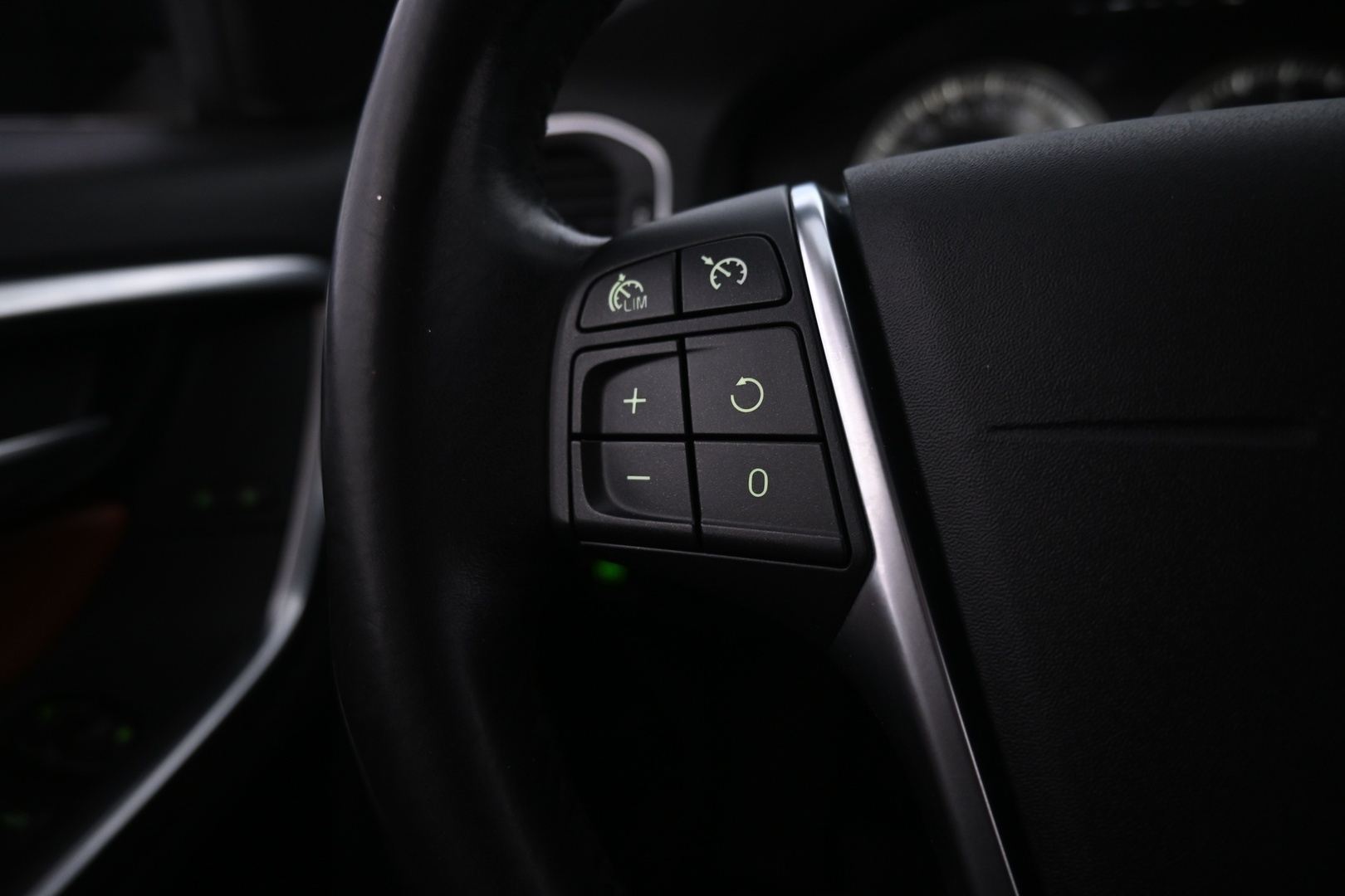VOLVO V60 2012