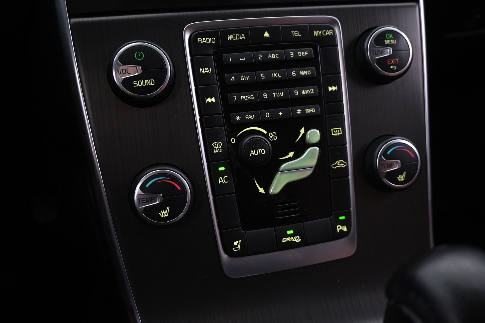 VOLVO V60 2012