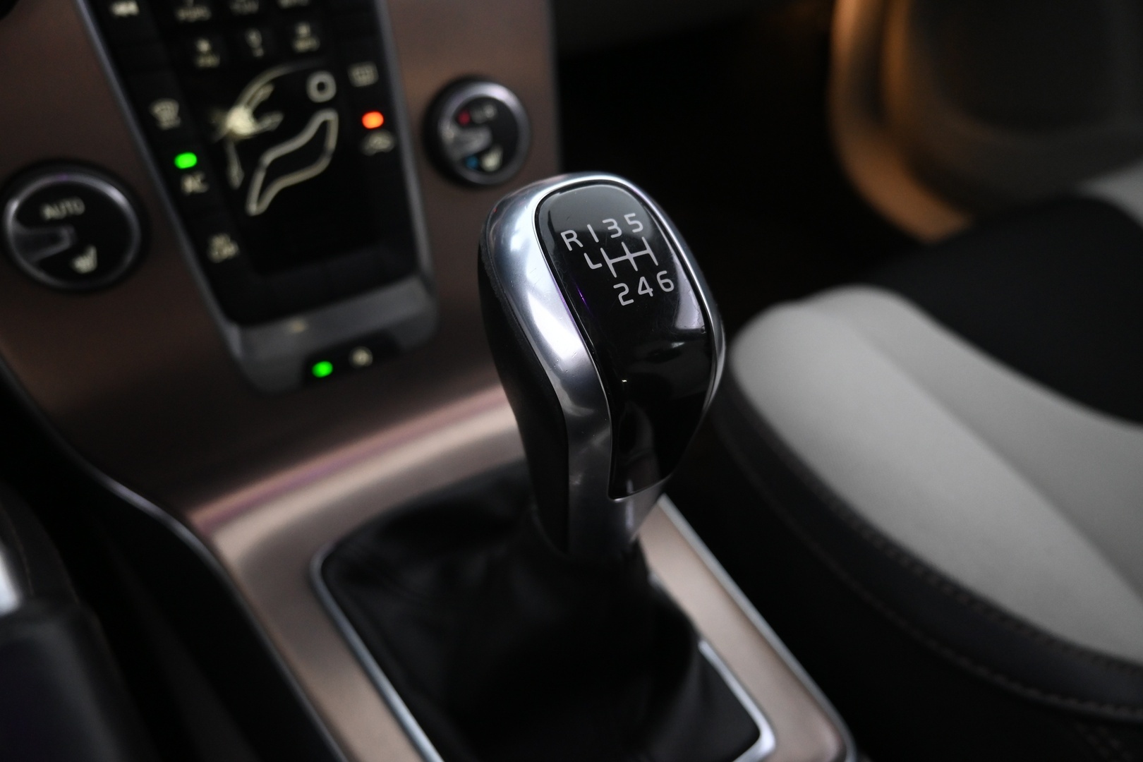 VOLVO V40 Cross Country 2014