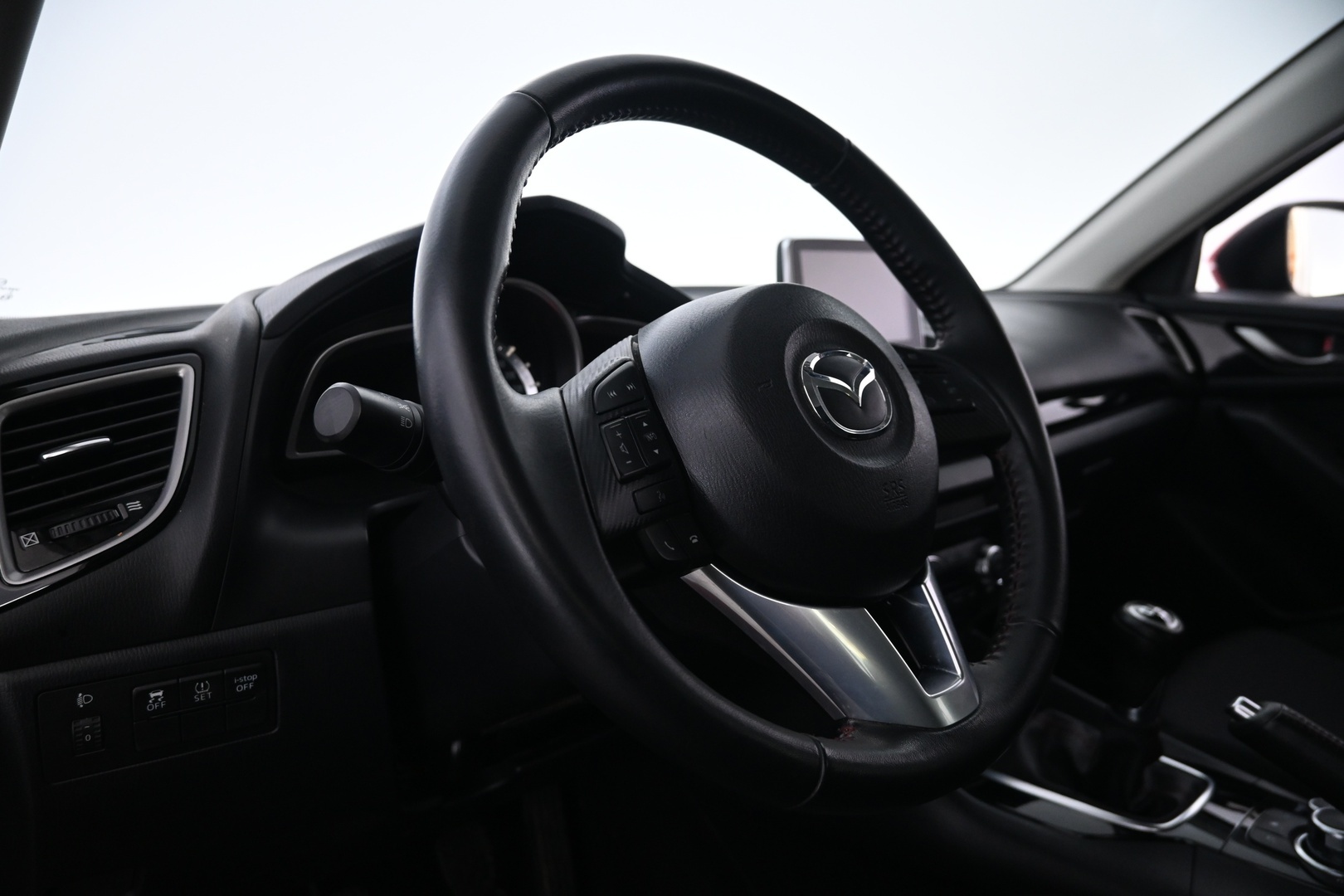 MAZDA 3 2015