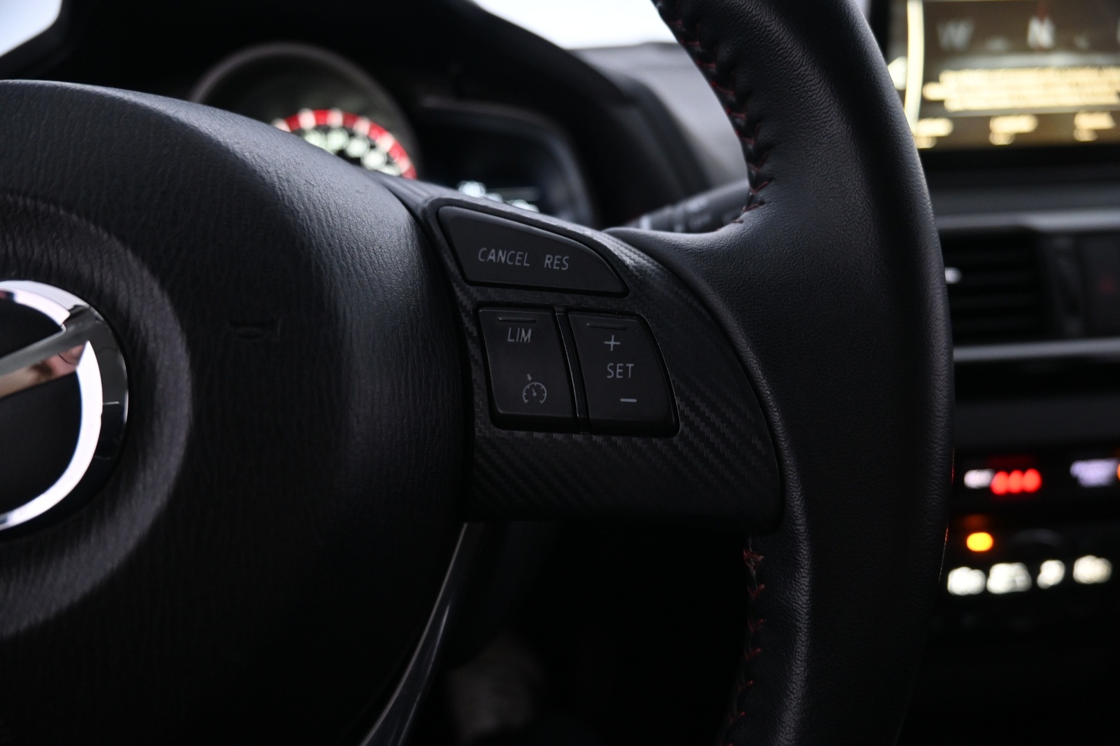 MAZDA 3 2015