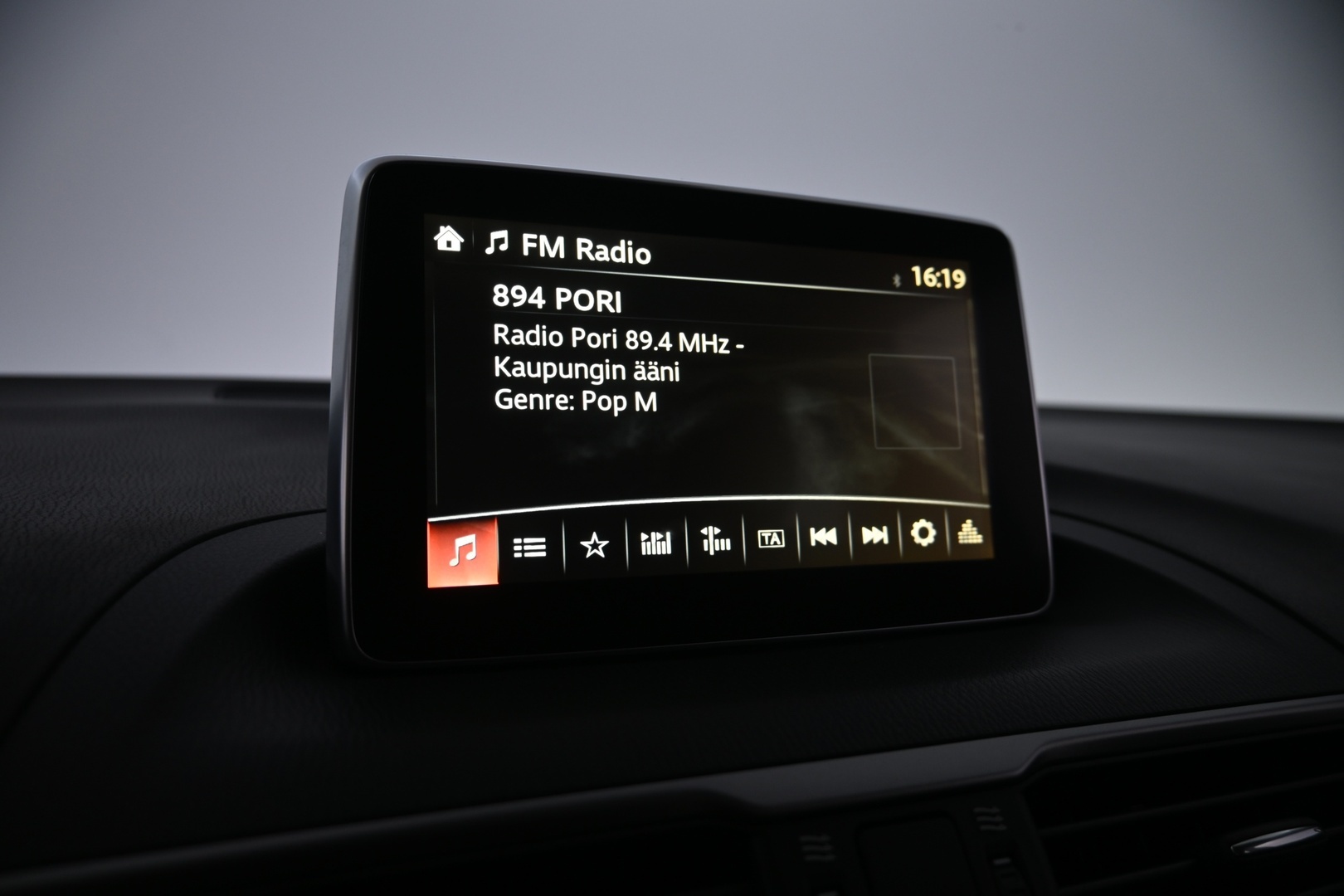 MAZDA 3 2015