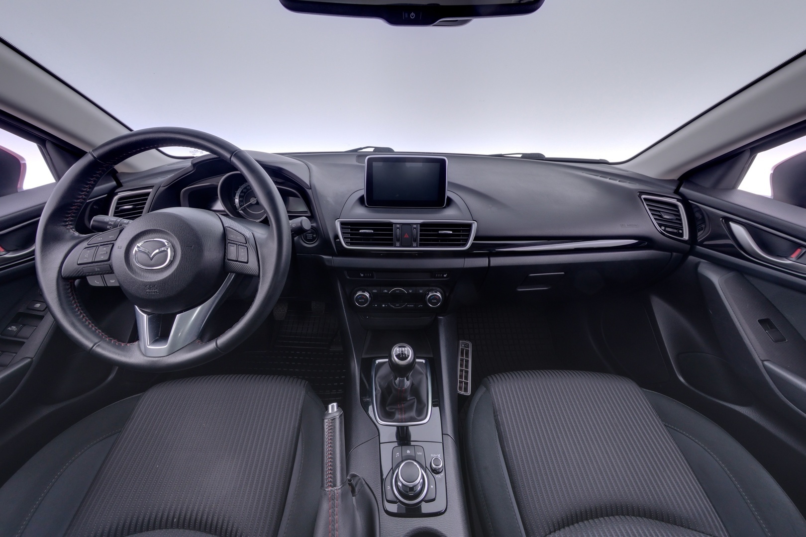 MAZDA 3 2015