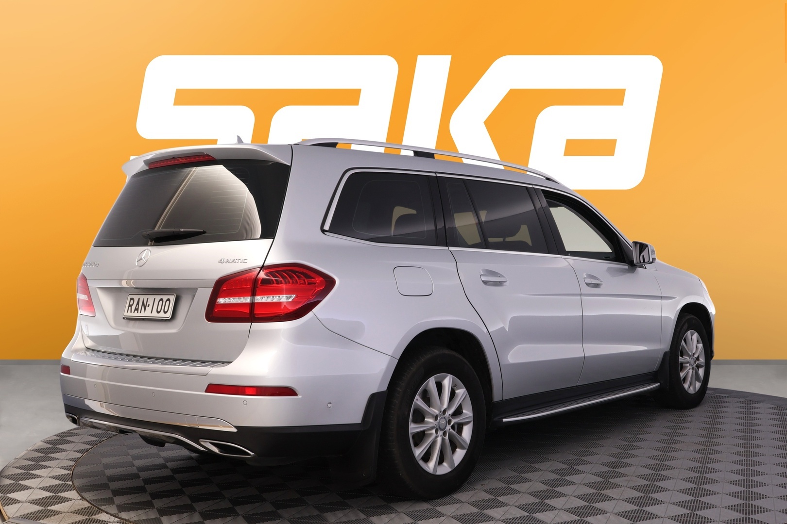 MERCEDES-BENZ GLS 2016