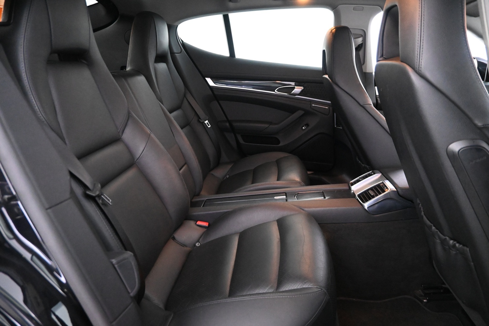 PORSCHE Panamera 2011