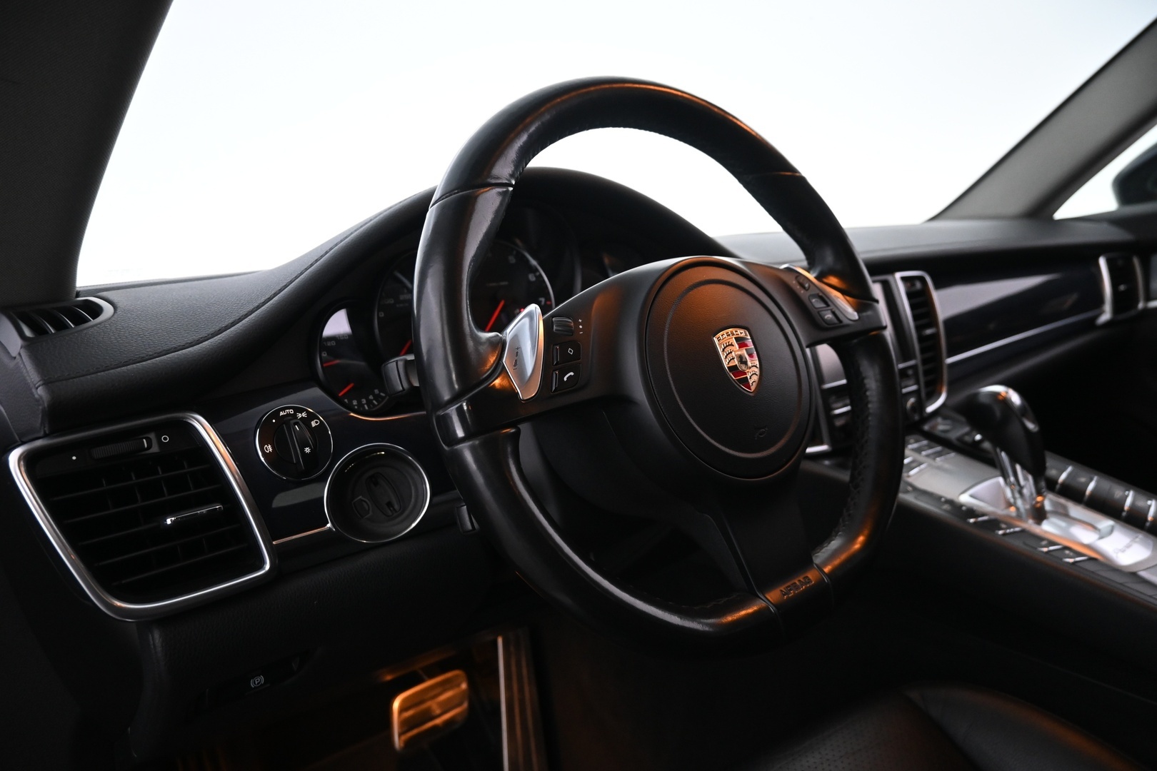 PORSCHE Panamera 2011